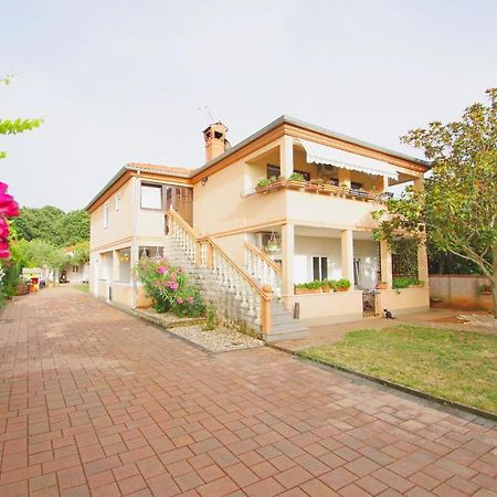 Apartment Pineta In Village Valbandon Экстерьер фото