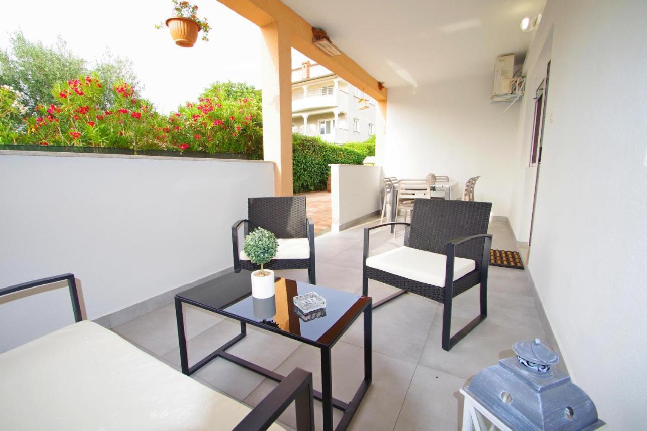 Apartment Pineta In Village Valbandon Экстерьер фото