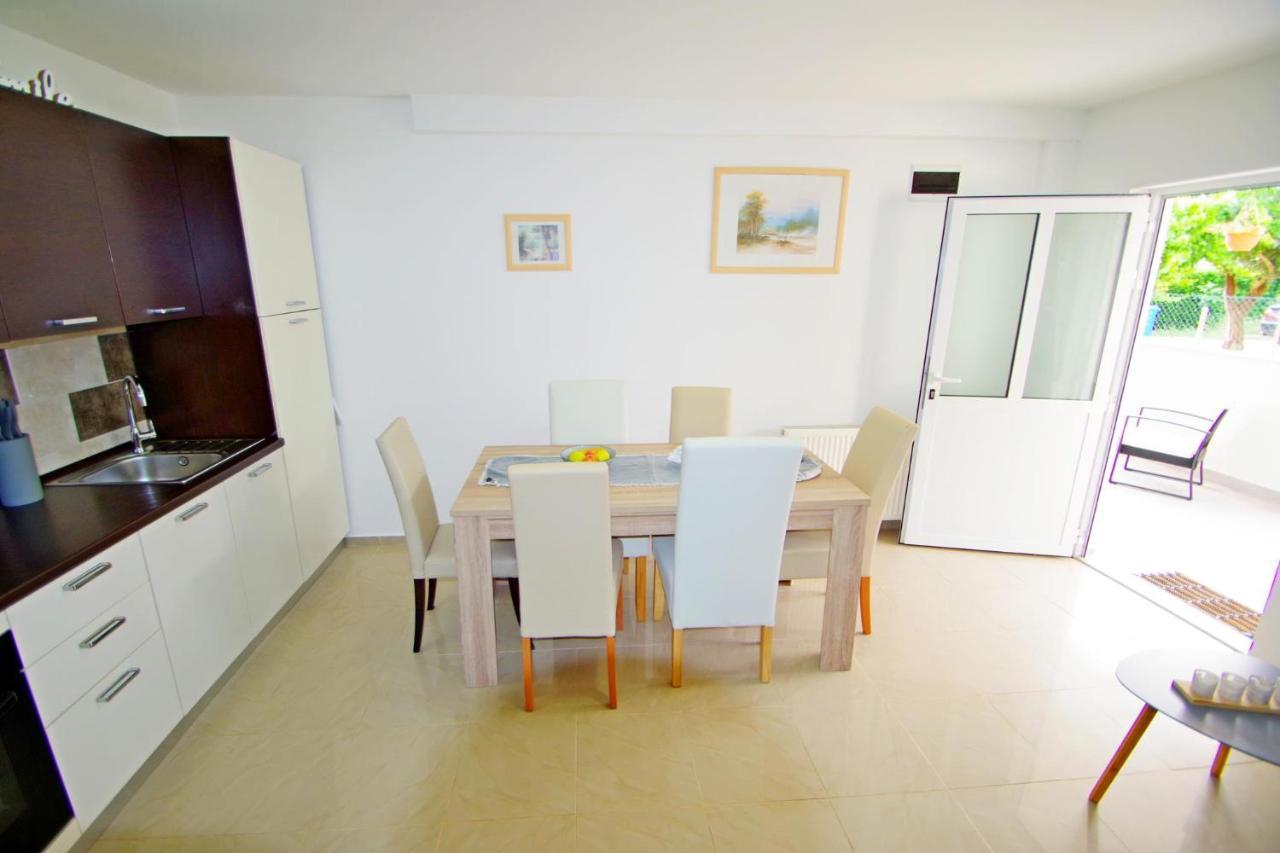 Apartment Pineta In Village Valbandon Экстерьер фото