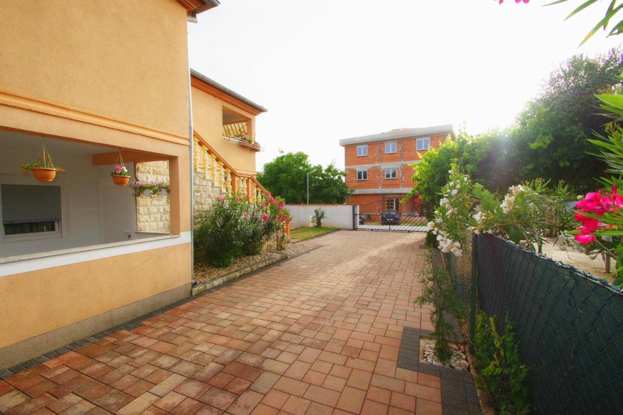 Apartment Pineta In Village Valbandon Экстерьер фото