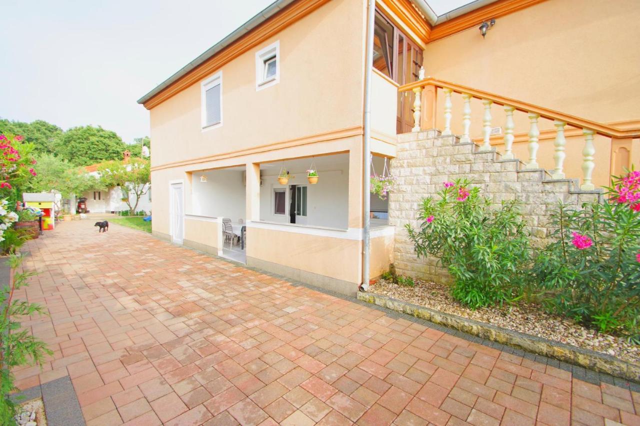 Apartment Pineta In Village Valbandon Экстерьер фото